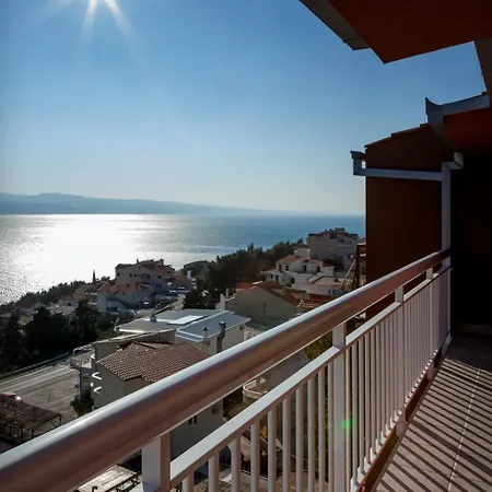 Apartment Toni Omis