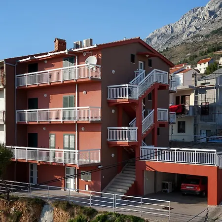 Toni Apartment